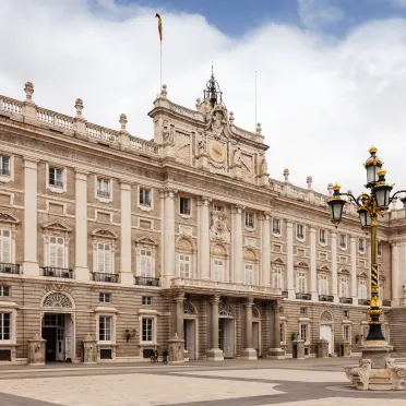 <a href="https://www.freepik.com/free-photo/day-view-royal-palace_1491266.htm#query=palacio%20real%20de%20madrid&position=2&from_view=keyword&track=ais_user&uuid=54c73577-90d3-416b-a522-b039b3edc8a5">Image by bearfotos on Freepik</a>